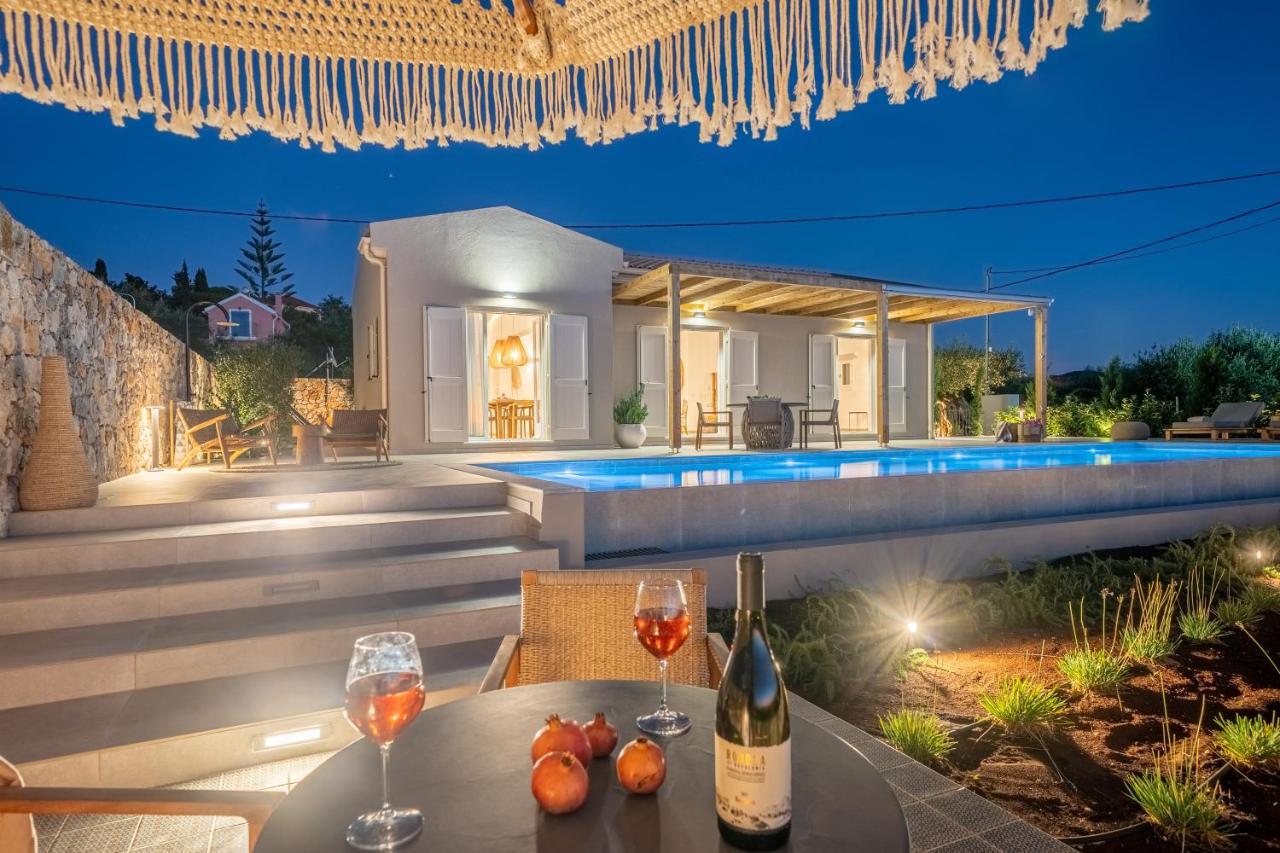Summer Breeze Villa Tzamarelata Ngoại thất bức ảnh